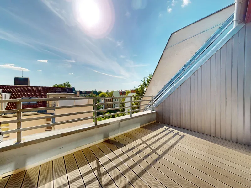 Über den Dächern Reinickendorfs in frisch sanierter Wohnung mit Dachterrasse & 2 großzügigen Zimmern — photo 1